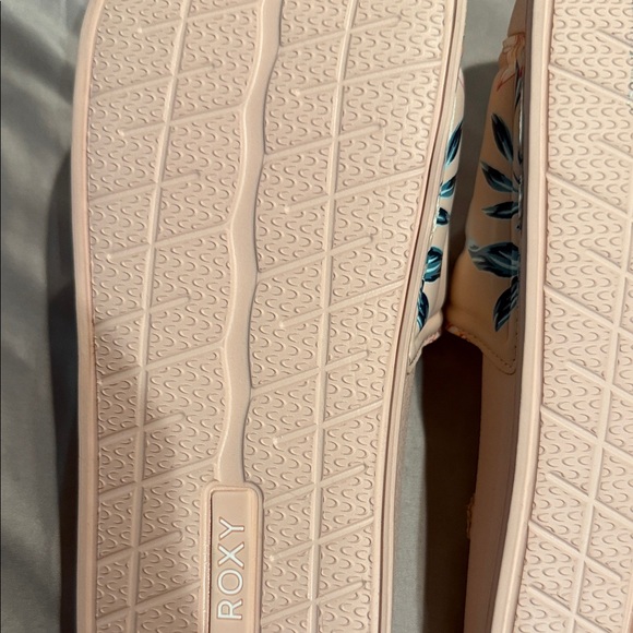 Roxy Tropical Floral Sandals - Cream and Pink - Picture 6 of 6